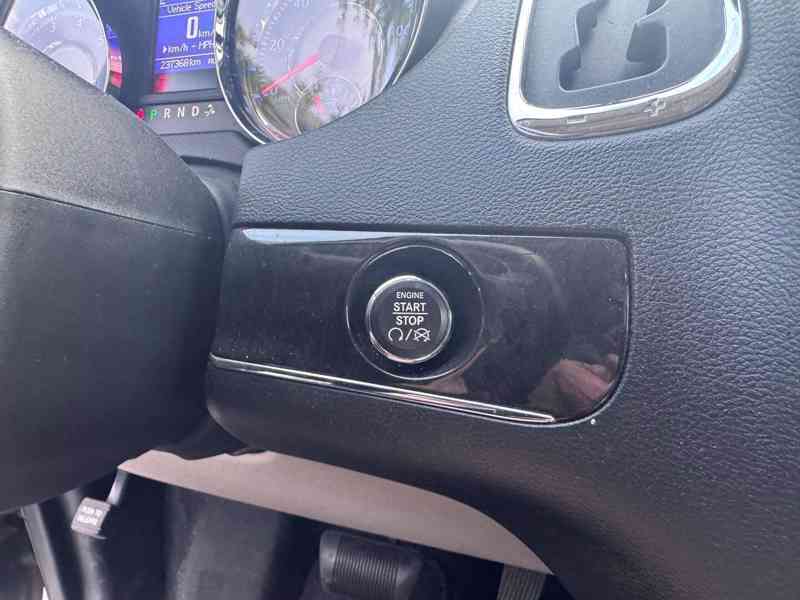 Chrysler Town Country 3,6 LPG Limited DVD 2012 - foto 18