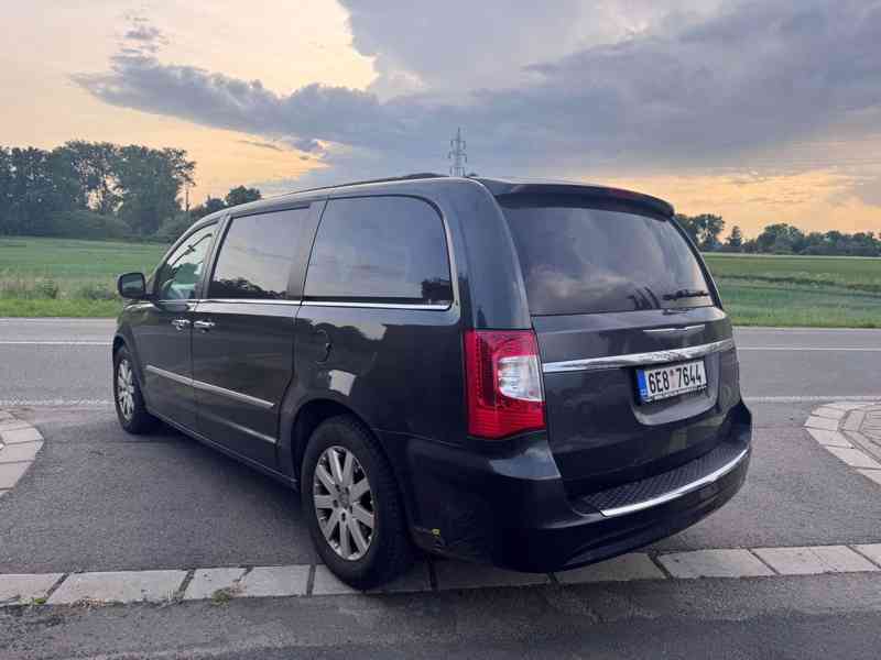 Chrysler Town Country 3,6 LPG Limited DVD 2012 - foto 3