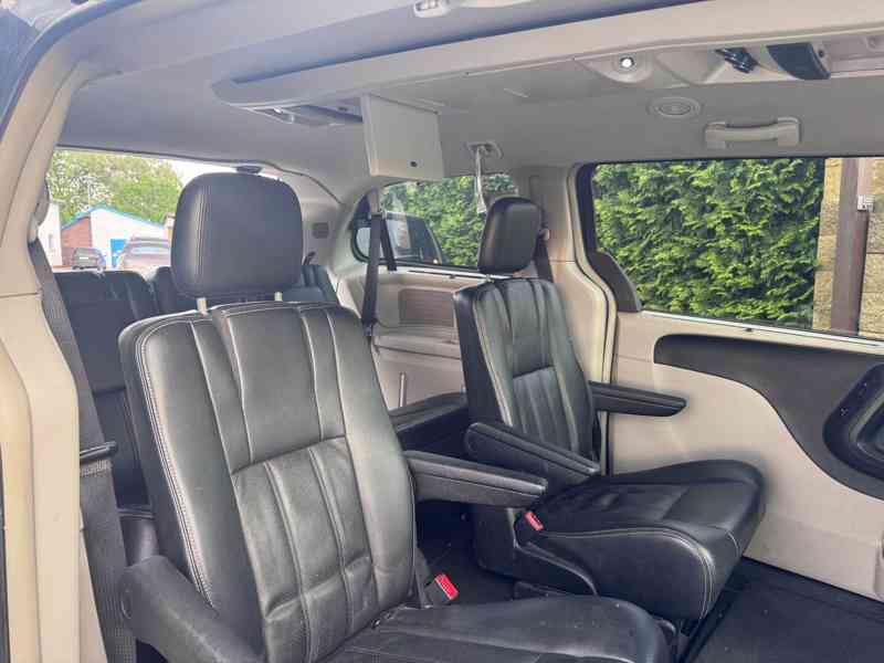 Chrysler Town Country 3,6 LPG Limited DVD 2012 - foto 7