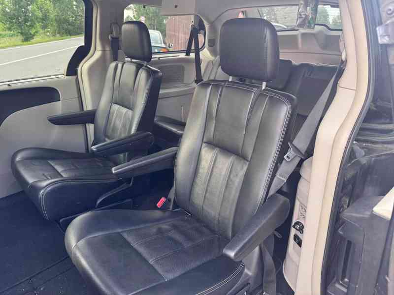 Chrysler Town Country 3,6 LPG Limited DVD 2012 - foto 12