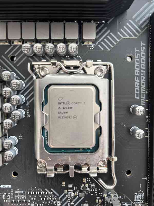 Nový MSI Pro Z690-P + Intel i5-12400F - foto 3