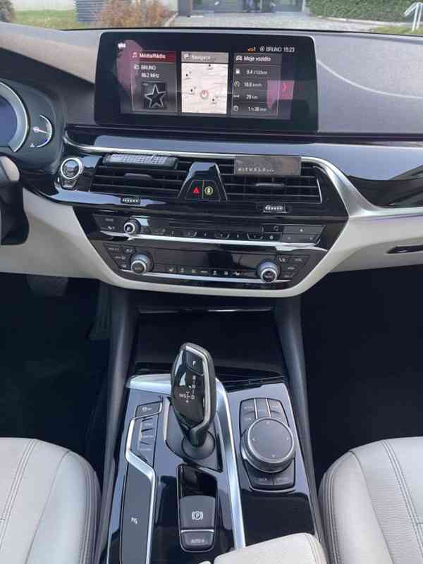 BMW 520d, 140 kW, r.2019, LIMUZÍNA, 1.MAJ., 100% SERVIS - foto 11