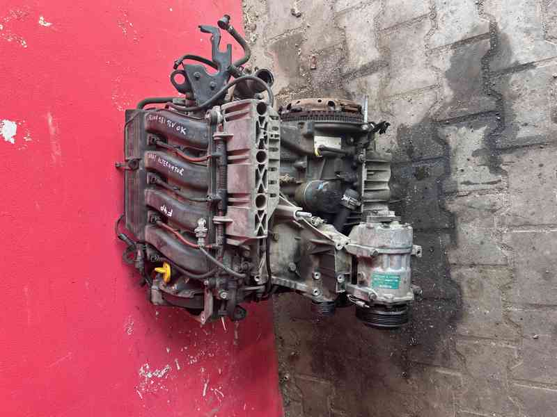 Motor Renault Laguna 1,8 16V 88KW F4P Kompletní - foto 1