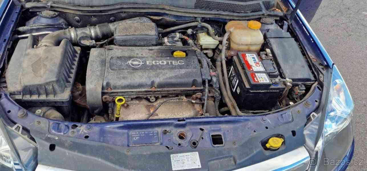 Opel Astra 1,6   i 16V - foto 17