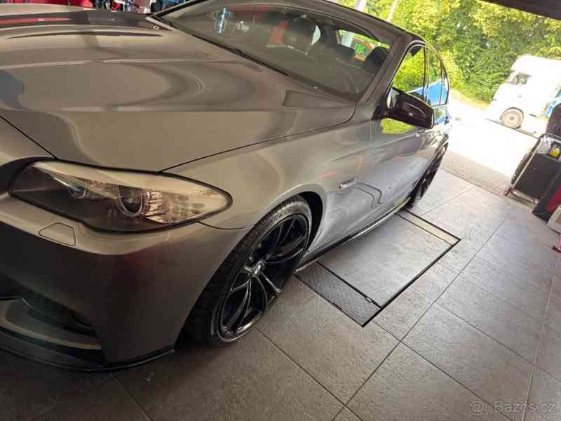 BMW Řada 5 2,0   F10 520D - foto 16