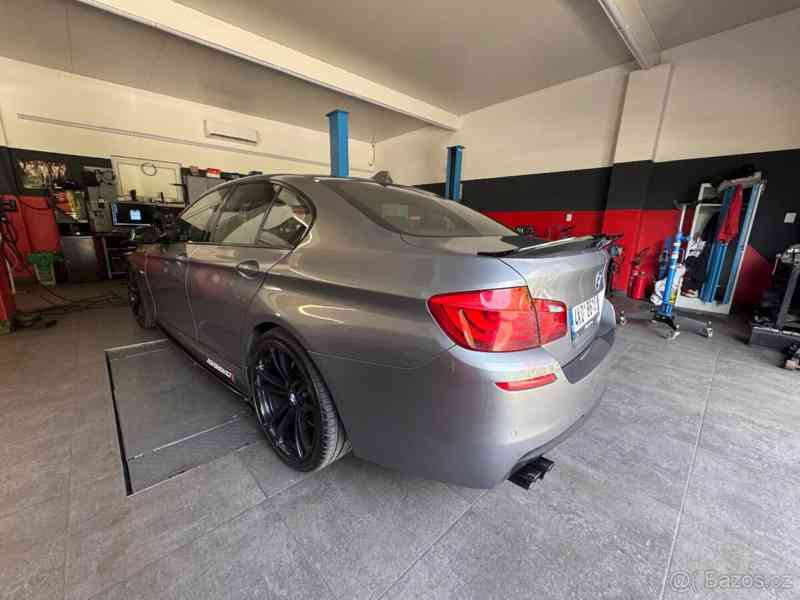 BMW Řada 5 2,0   F10 520D - foto 6