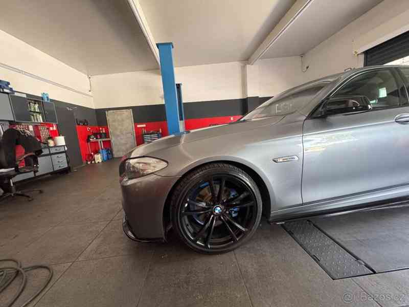 BMW Řada 5 2,0   F10 520D - foto 15