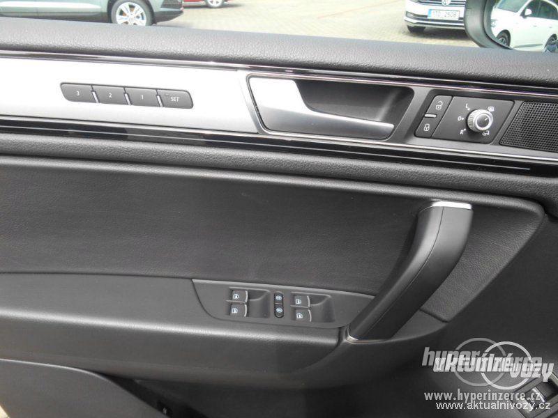 Volkswagen Touareg 3.0, nafta, automat, RV 2016, navigace, kůže - foto 4