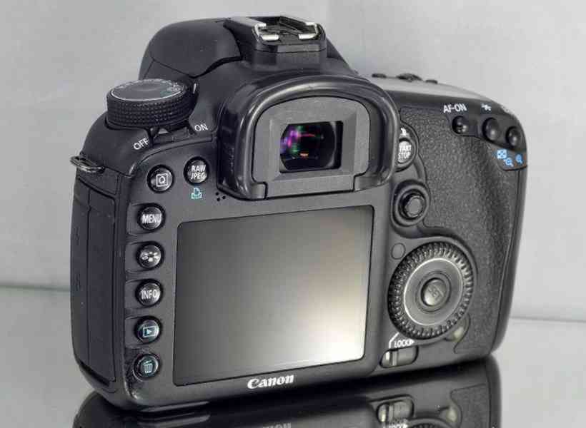 Canon EOS 7D **Polo-profesionál DSLR*18 Mp*FullHDV*15500 exp - foto 6