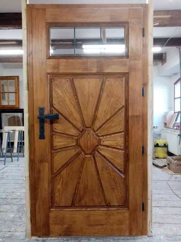 Dřevěné vchodové dveře - foto 2