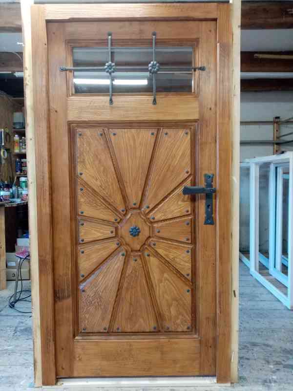 Dřevěné vchodové dveře - foto 1