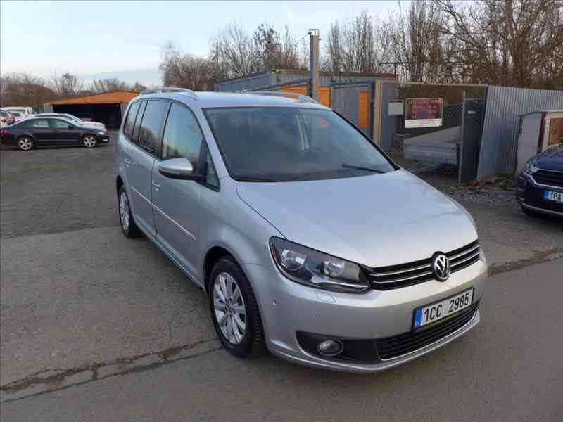Volkswagen Touran 1,6 TDI KAMERA, TAŽNÉ, VÝHŘEV - foto 2