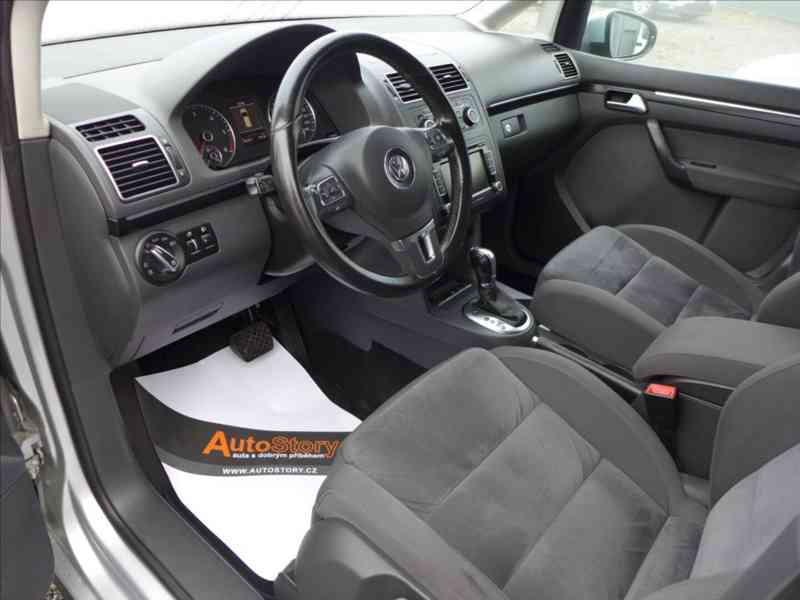 Volkswagen Touran 1,6 TDI KAMERA, TAŽNÉ, VÝHŘEV - foto 5