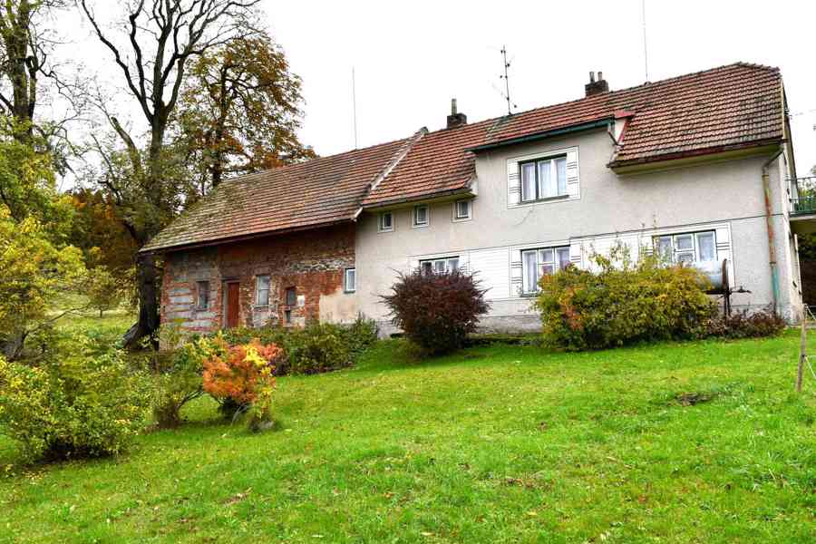Janov - zemědělská usedlost se stodolou a pozemky 11 612 m2 - foto 2