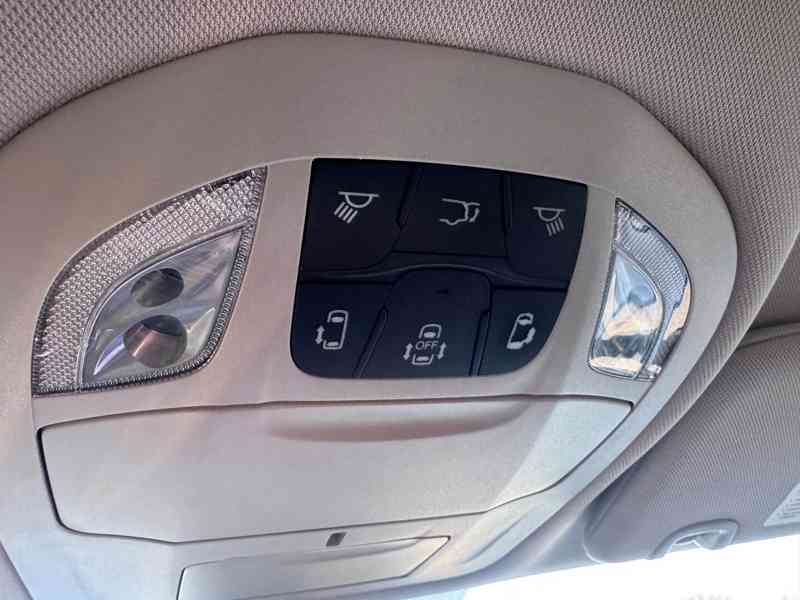 Chrysler Pacifica 3,6 Hybrid RU Radar Limit 2023 - foto 20