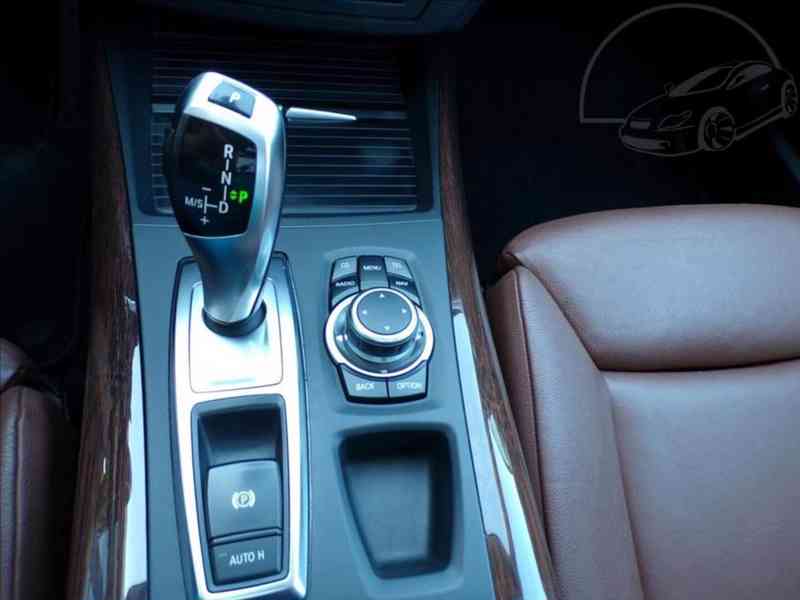 BMW X5 3,0 30D XDRIVE,AUTOMAT,TAŽNÉ ZAŘ. na 3.500 Kg - foto 8