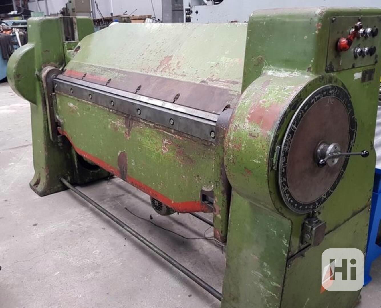 Ohýbačka plechů XOM 2000/4 B (12907.) *125 000 Kč - foto 1