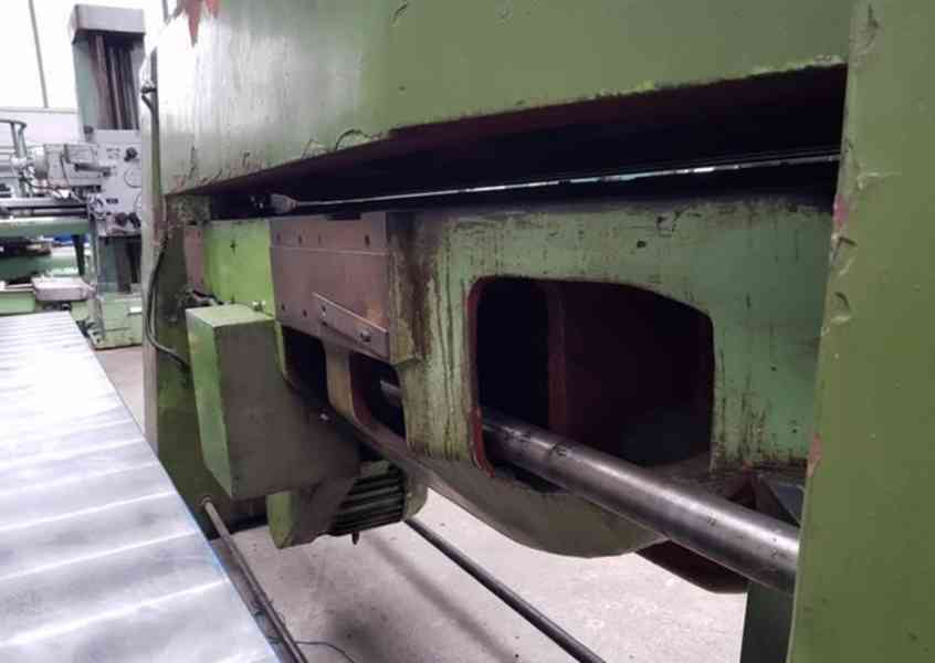 Ohýbačka plechů XOM 2000/4 B (12907.) *125 000 Kč - foto 6