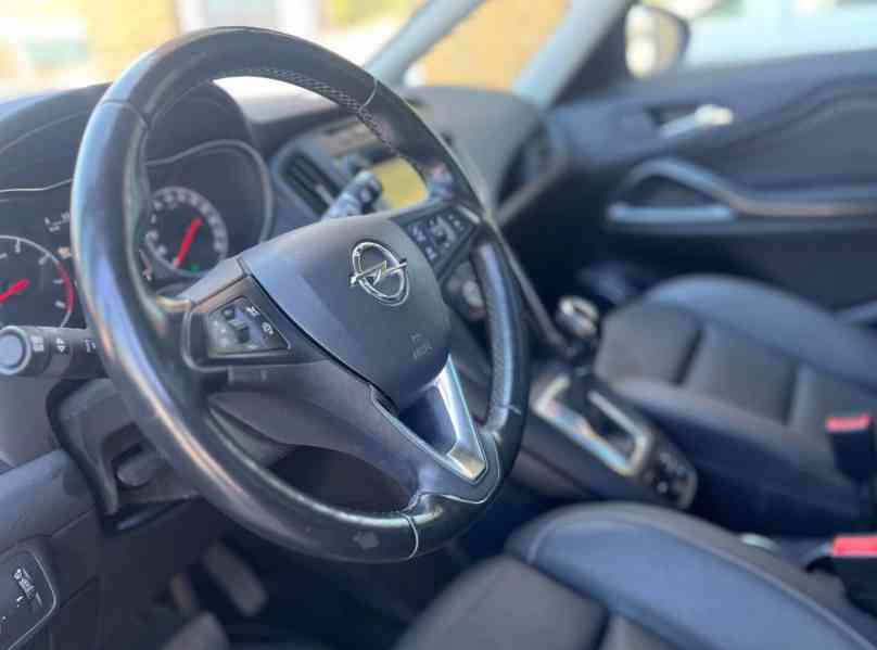 Opel Zafira 1,6i C Business AUT benzín 125kw - foto 7