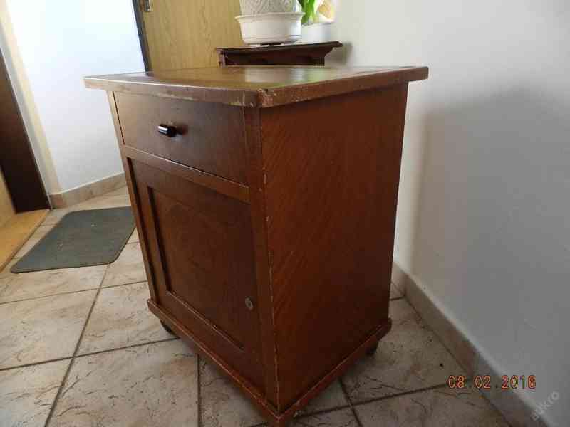 Hezký starý noční Stolek Komoda - foto 3