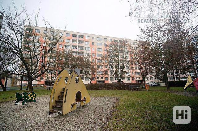 Prodej bytu 4+1, 84 m2, s lodžií a sklepem, ul. Dlouhá, Olomouc - Lazce. - foto 26