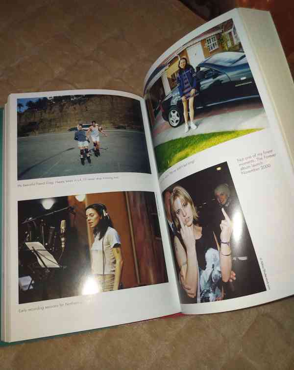 Kniha Melanie C "My story" - foto 2